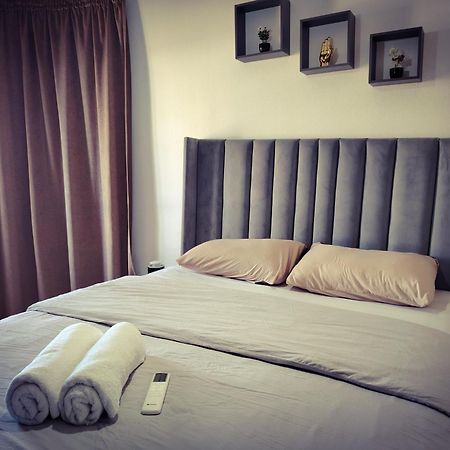 Moderne Appartement Au Plein Centre-Ville En Face Hilton & La Gare De Train Tgv Avec Climatisation แทนเจียร์ ภายนอก รูปภาพ