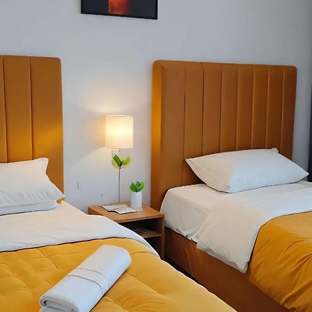 Moderne Appartement Au Plein Centre-Ville En Face Hilton & La Gare De Train Tgv Avec Climatisation แทนเจียร์ ภายนอก รูปภาพ