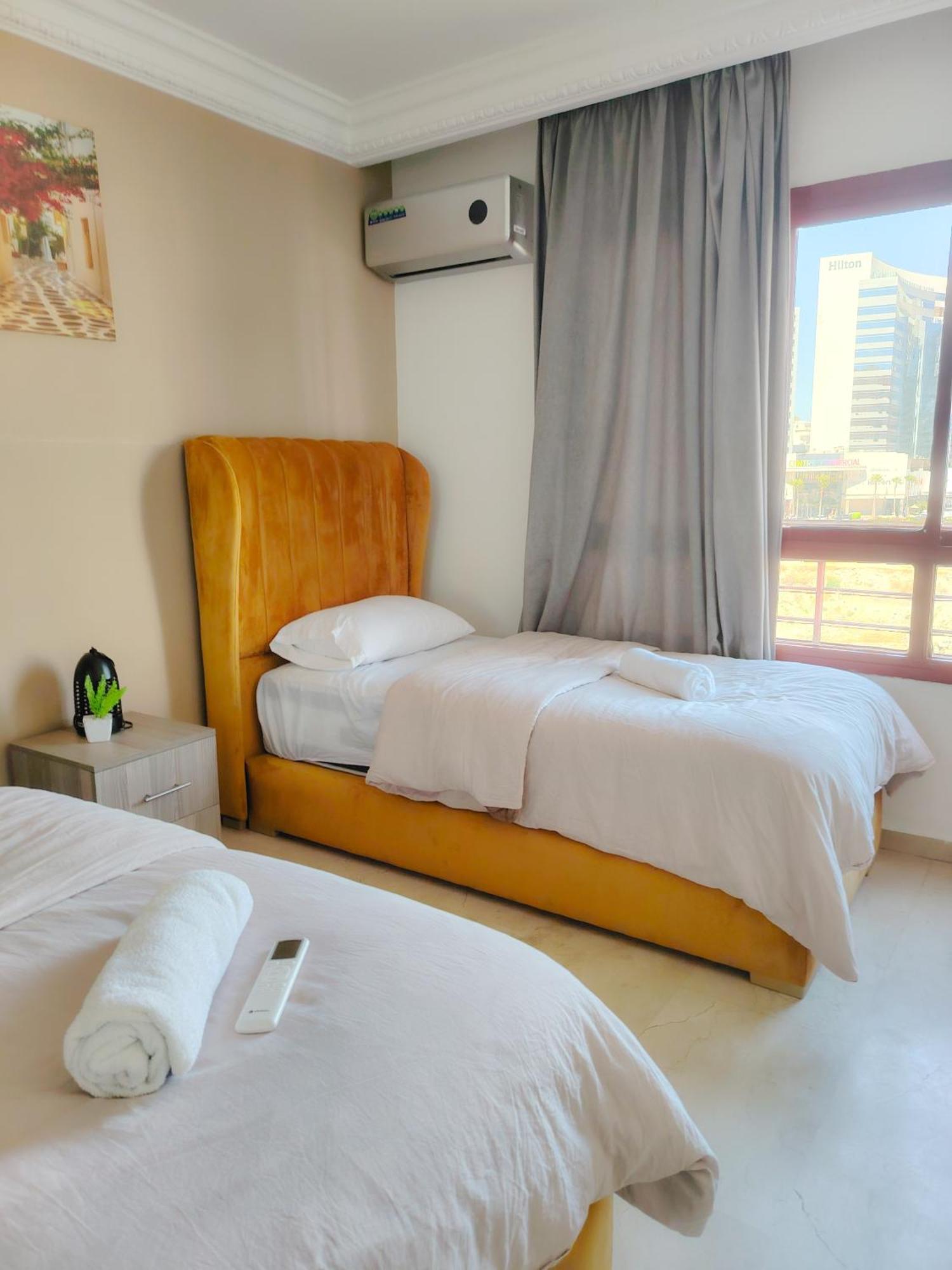 Moderne Appartement Au Plein Centre-Ville En Face Hilton & La Gare De Train Tgv Avec Climatisation แทนเจียร์ ภายนอก รูปภาพ
