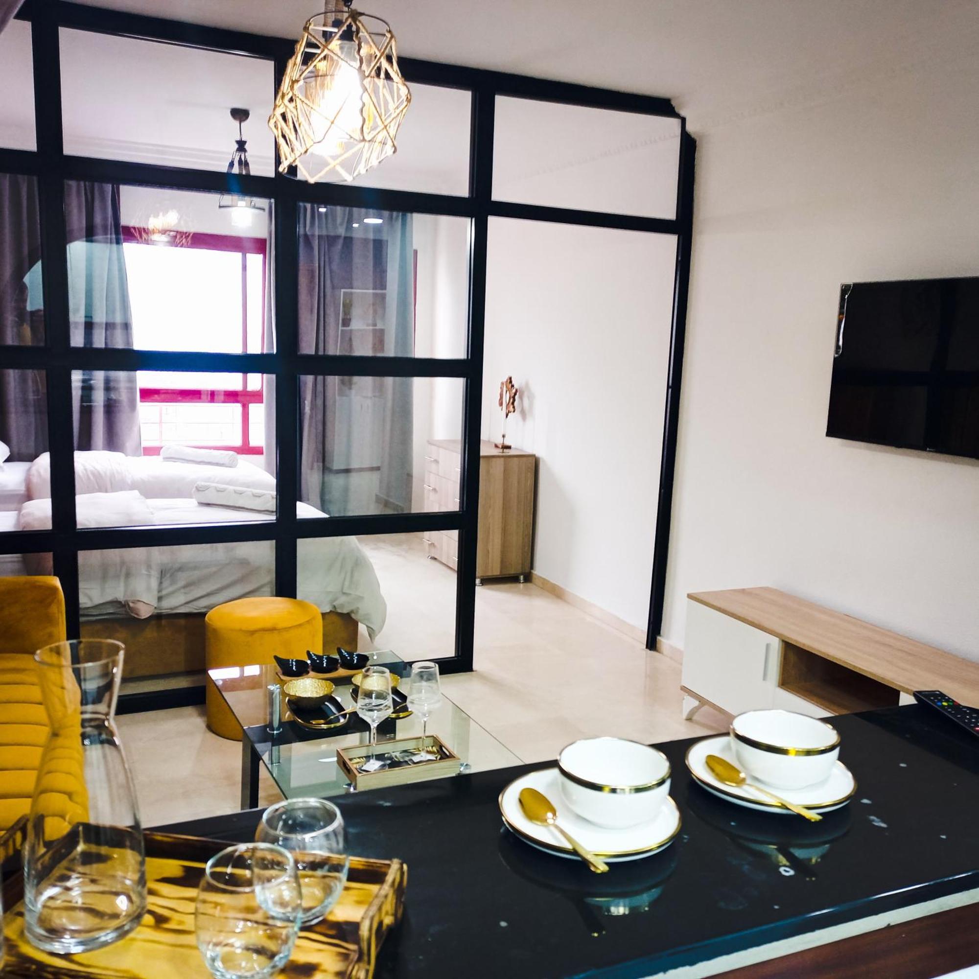 Moderne Appartement Au Plein Centre-Ville En Face Hilton & La Gare De Train Tgv Avec Climatisation แทนเจียร์ ภายนอก รูปภาพ