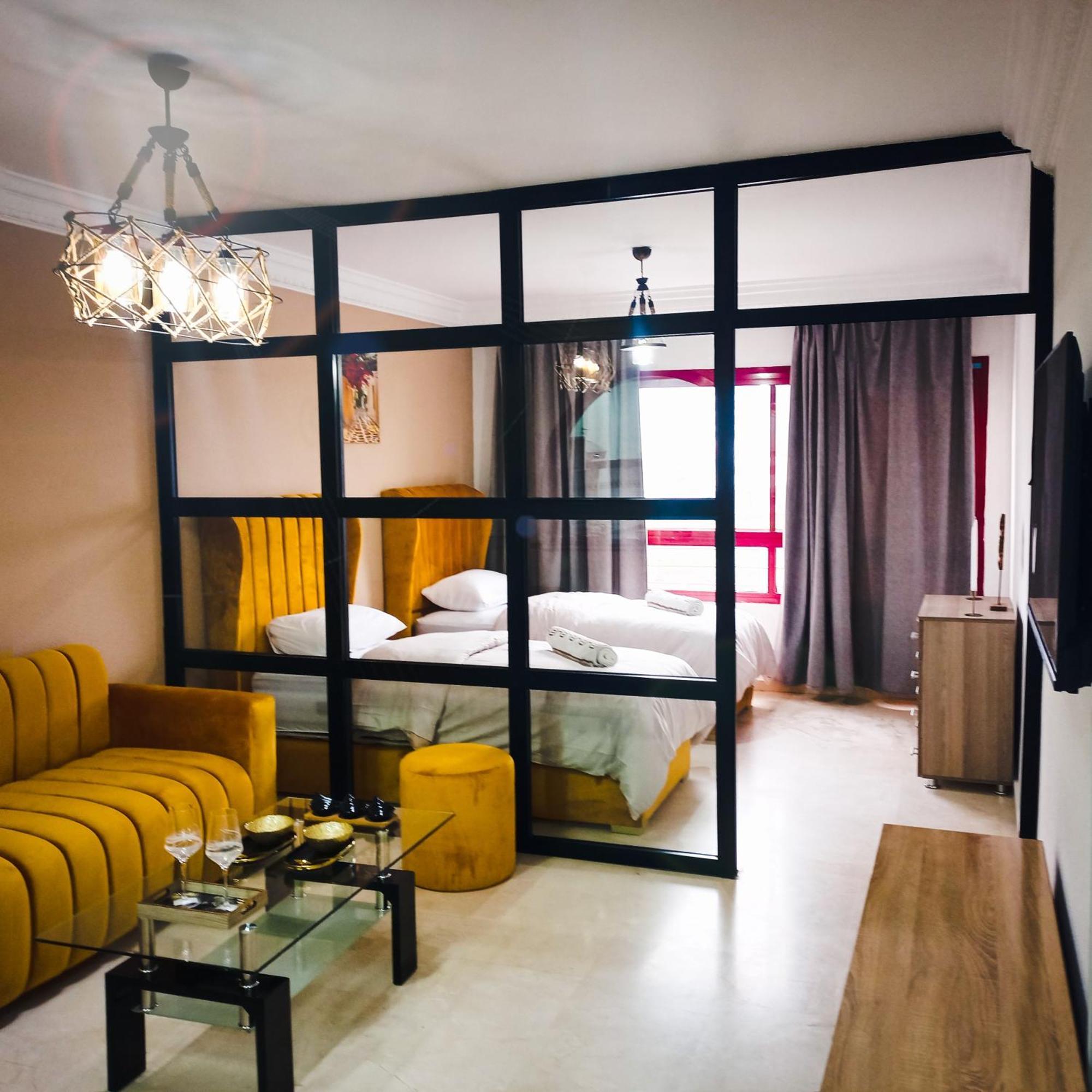 Moderne Appartement Au Plein Centre-Ville En Face Hilton & La Gare De Train Tgv Avec Climatisation แทนเจียร์ ภายนอก รูปภาพ